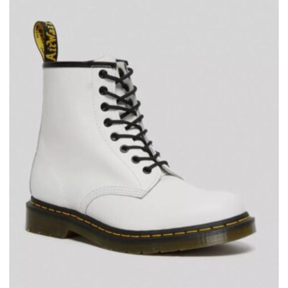 Dr Martens Zavala White Smooth Leather 8 Eye Combat Boots Women 6 - Picture 1 of 12